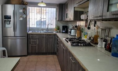 Se vende casa 4 D, 2B próximo metro Bellavista, La Florida