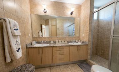 Venta en PH Playa Serena frente al mar apto. 115mt2, amoblado kf