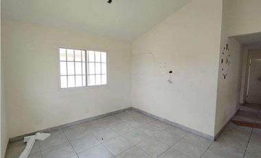 VENTA CASA EN PH LOS CIPRESES, LA CHORRERA (OF)
