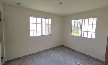 VENTA CASA EN PH LOS CIPRESES, LA CHORRERA (OF)