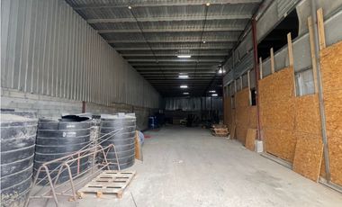 Galera en alquiler en Mañanitas 180m2