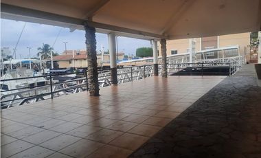 SE ALQUILA LOCAL EN AMADOR CAUSEWAY 400 Mtrs