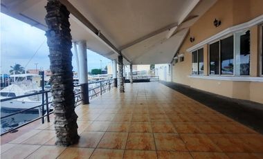 SE ALQUILA LOCAL EN AMADOR CAUSEWAY 400 Mtrs