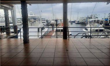 SE ALQUILA LOCAL EN AMADOR CAUSEWAY 400 Mtrs