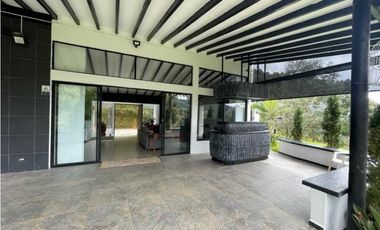 Finca en El Retiro 12.000 m² con casa, agua y bosque natural