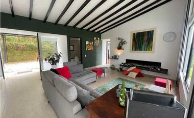 Finca en El Retiro 12.000 m² con casa, agua y bosque natural