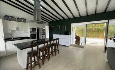 Finca en El Retiro 12.000 m² con casa, agua y bosque natural
