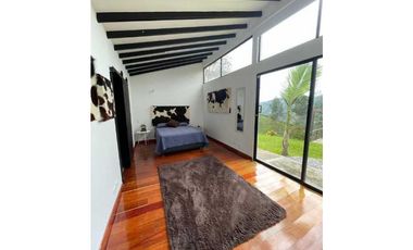 Finca en El Retiro 12.000 m² con casa, agua y bosque natural