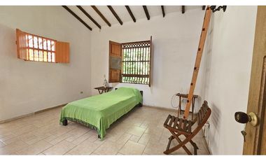 Venta de Finca en El Retiro, lote plano con casa y precio imperdible.