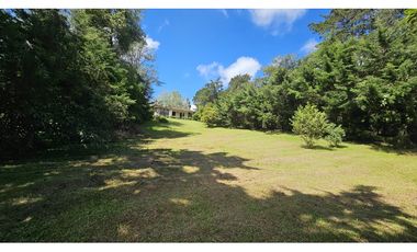 Venta de Finca en El Retiro, lote plano con casa y precio imperdible.