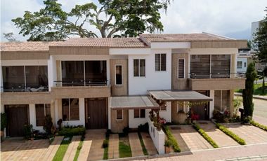 CASA EN VENTA EN FUSAGASUGA (CONJUNTO NIBEGO)