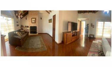 CASA EN VENTA PASEO DE LOS BUGANVILES (para remodelar) CHIA