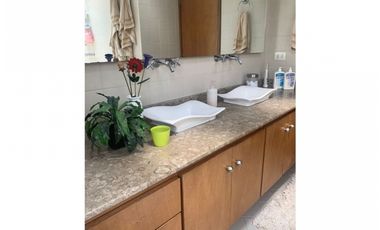 CASA EN VENTA PASEO DE LOS BUGANVILES (para remodelar) CHIA