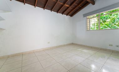 Venta Apartamento, La Floresta. AM 9910628
