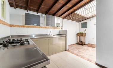 Venta Apartamento, La Floresta. AM 9910628