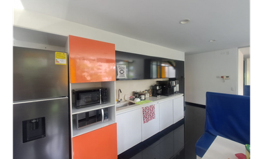 OFICINA EN ARRIENDO SECTOR CASTROPOL - POBLADO