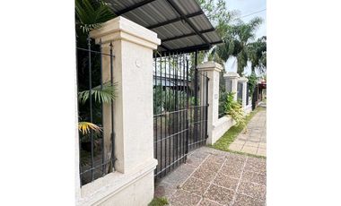 Casa en Venta Barrio Los Profesionales
