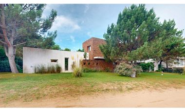 CASA EN VENTA EN COSTA ESMERALDA - GOLF ll 346