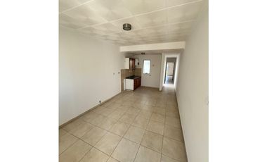 Se vende Bloque Inmobiliario: 2 Locales  y 6 departamentos en Viale