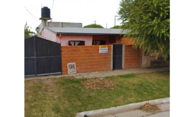 Se vende casa en Viale calle Las Acacias