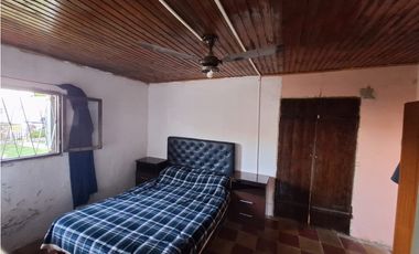Se vende casa en Viale en calle Belgrano