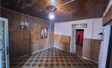 Se vende casa en Viale en calle Belgrano