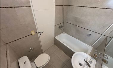 CERCA DEL CORAZON DE GRAL PAZ - ESPACIOSO Y COMODO - BALCON FRENTE