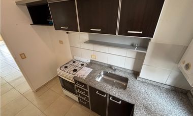 CERCA DEL CORAZON DE GRAL PAZ - ESPACIOSO Y COMODO - BALCON FRENTE