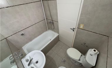 CERCA DEL CORAZON DE GRAL PAZ - ESPACIOSO Y COMODO - BALCON FRENTE