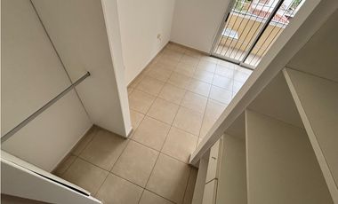 CERCA DEL CORAZON DE GRAL PAZ - ESPACIOSO Y COMODO - BALCON FRENTE