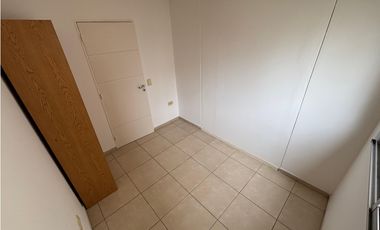 CERCA DEL CORAZON DE GRAL PAZ - ESPACIOSO Y COMODO - BALCON FRENTE