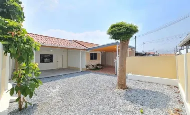 2 Bedroom House for rent in Bang Krachao, Samut Sakhon