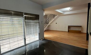 Casa en alquiler en Moron Sur