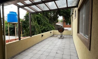 Casa en alquiler en Moron Sur
