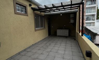 Casa en alquiler en Moron Sur