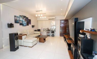 Casa 2/3 Dormitorios -Cochera y Pileta