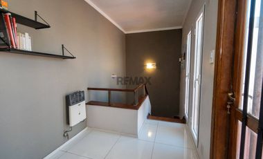 Casa 2/3 Dormitorios -Cochera y Pileta