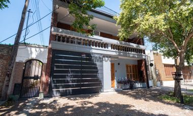 Casa 2/3 Dormitorios -Cochera y Pileta