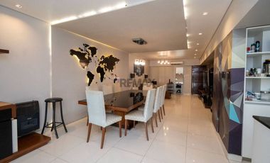 Casa 2/3 Dormitorios -Cochera y Pileta