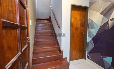 Casa 2/3 Dormitorios -Cochera y Pileta