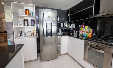 Casa 2/3 Dormitorios -Cochera y Pileta