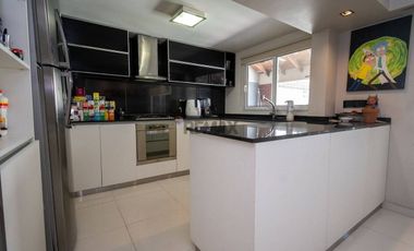 Casa 2/3 Dormitorios -Cochera y Pileta