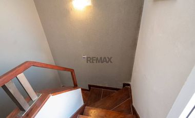 Casa 2/3 Dormitorios -Cochera y Pileta