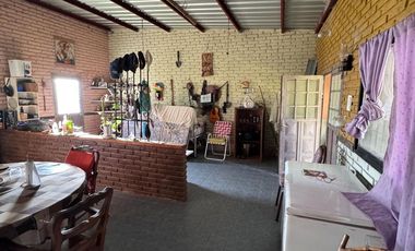 CASA + SALON sobre ruta 1, km72, Frente a Ruinas