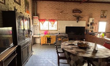 CASA + SALON sobre ruta 1, km72, Frente a Ruinas
