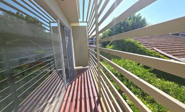 VENTA TRIPLEX. QUINCHO Y COCHERA.  OLIVOS