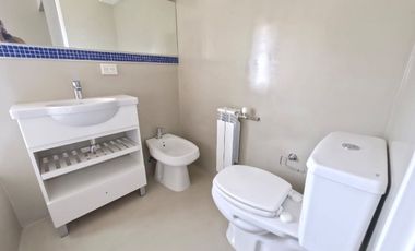 VENTA TRIPLEX. QUINCHO Y COCHERA.  OLIVOS