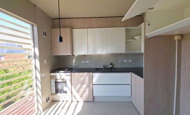 VENTA TRIPLEX. QUINCHO Y COCHERA.  OLIVOS
