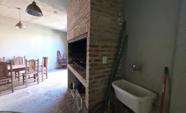 VENTA TRIPLEX. QUINCHO Y COCHERA.  OLIVOS