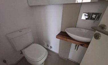 VENTA TRIPLEX. QUINCHO Y COCHERA.  OLIVOS